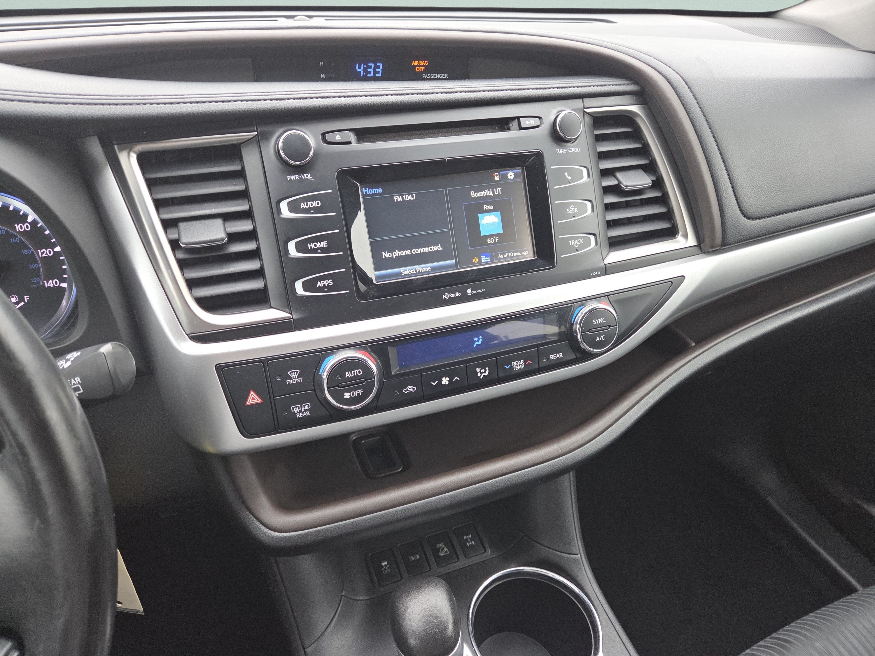 Used 2015 Silver Sky Metallic Toyota LE Plus V6 image 31