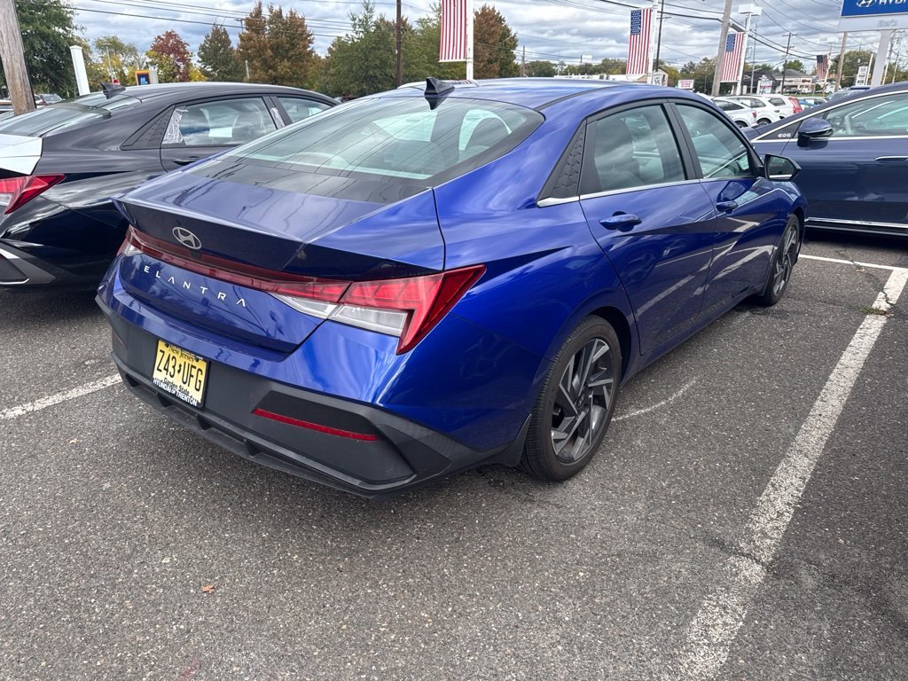 Certified Used 2024 Blue Hyundai SEL image 4