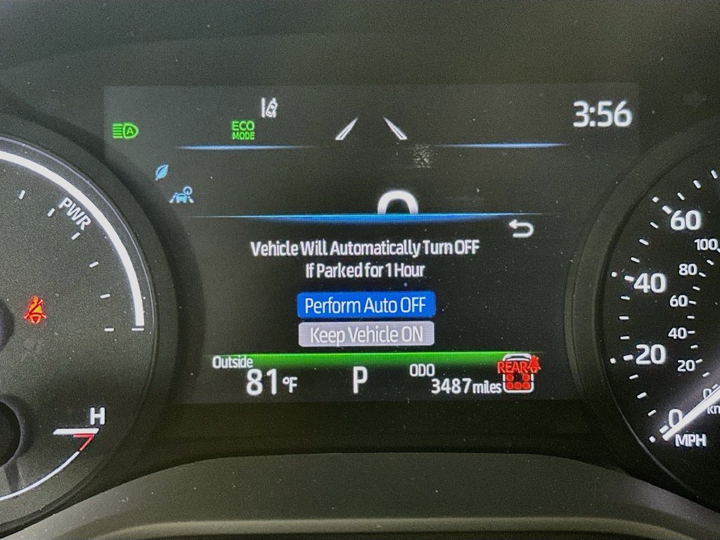 Used 2025  Toyota XLE AWD image 12