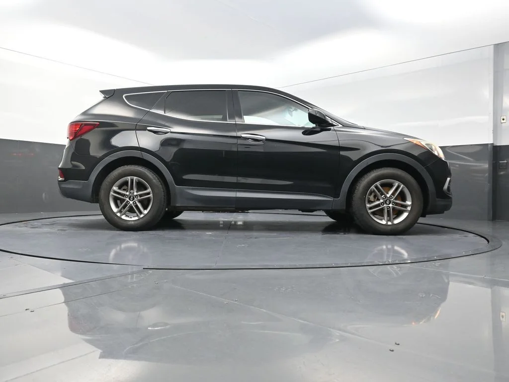 Used 2017 Black Hyundai 2.4 Base image 28