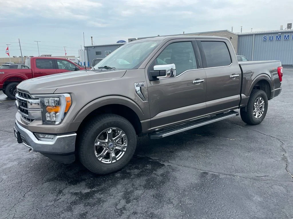 Used 2023 Stone Gray Metallic Ford Lariat image 5