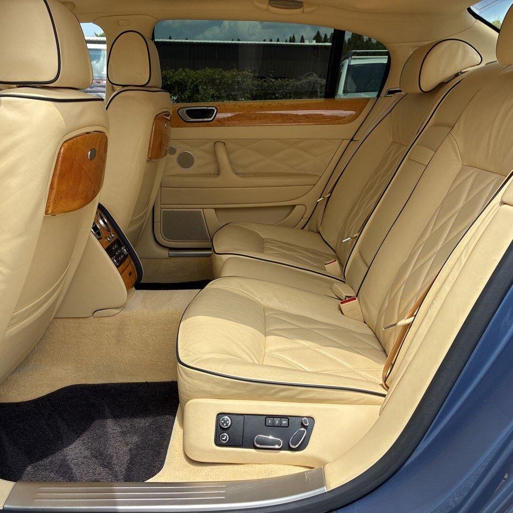 Used 2011 Customer Specified Color Bentley Speed image 3
