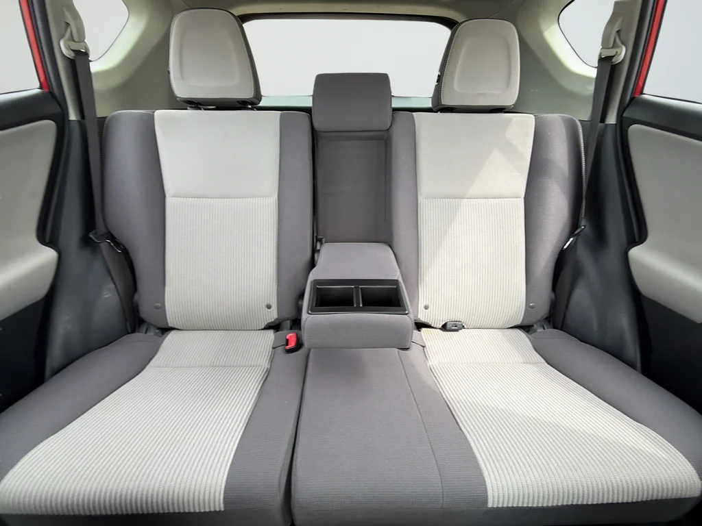Used 2015 Red Toyota XLE image 31
