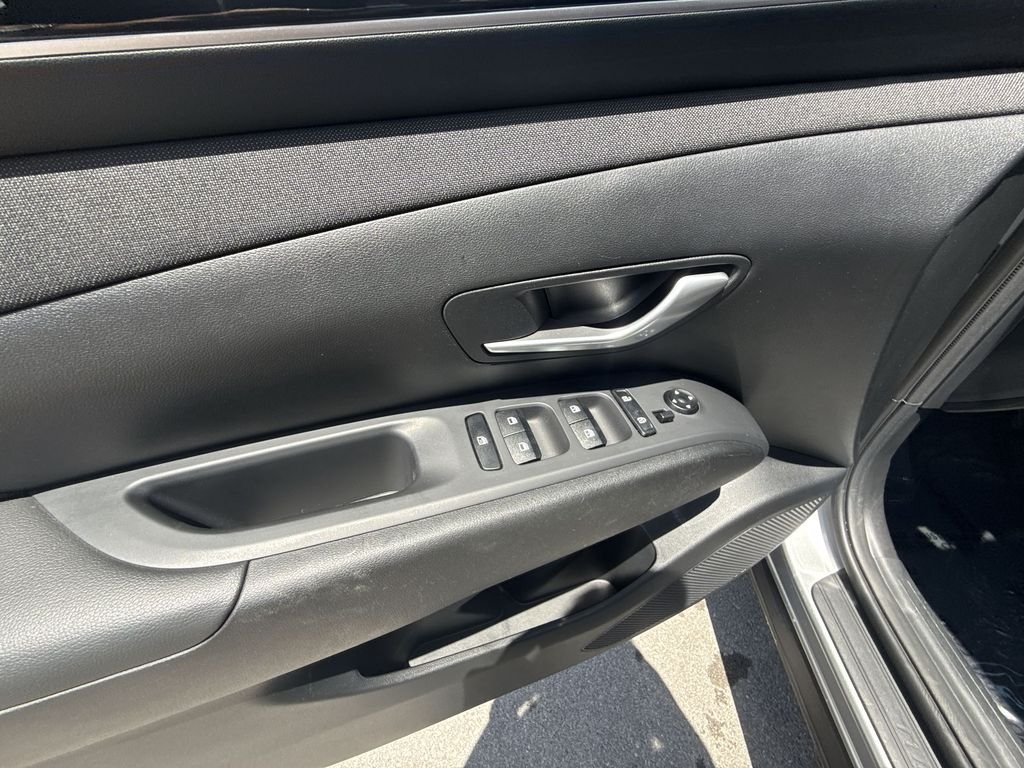 Used 2023 Silver Hyundai SEL image 13