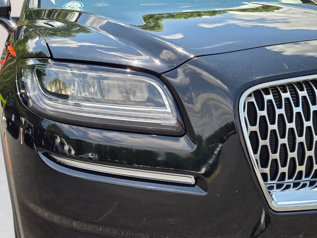 Used 2021 Black Lincoln Reserve image 2