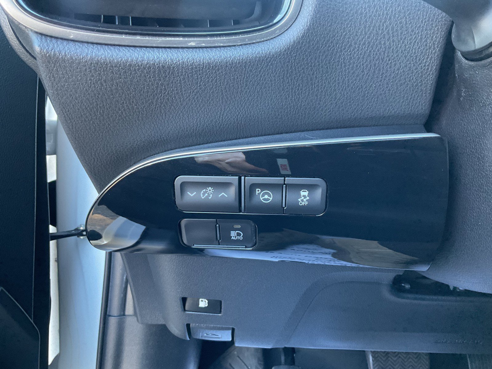 Used 2022 White Toyota Nightshade image 23
