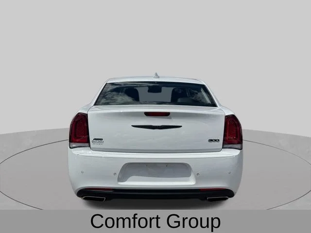 Used 2021 White Chrysler Touring image 7