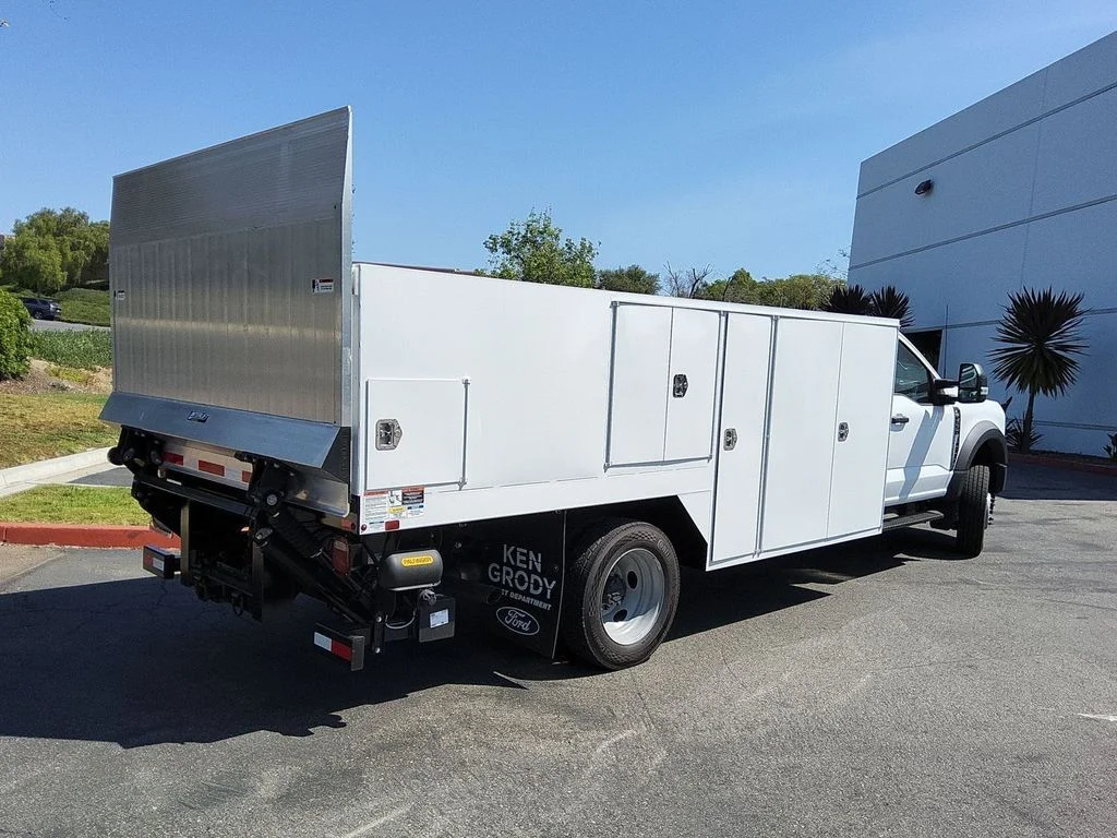 2025 Ford F-550 Super Duty Chassis Cab XL - Photo 34