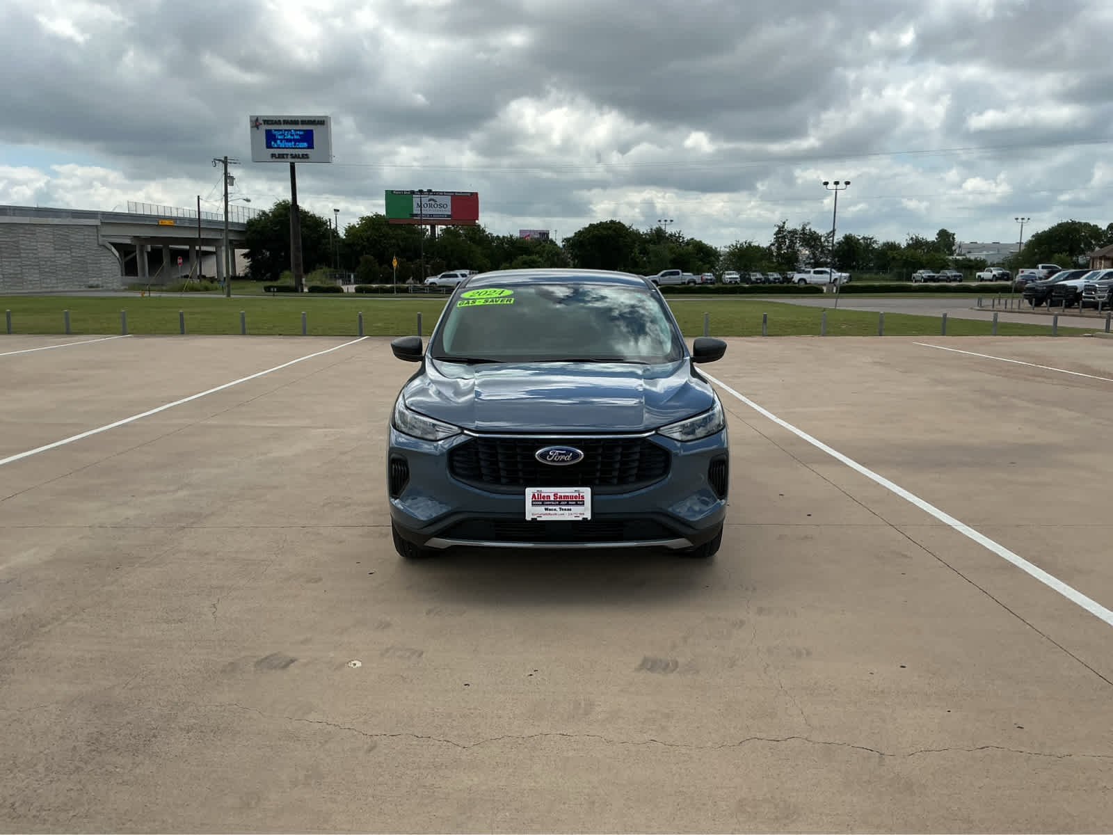 Used 2024 Vapor Blue Metallic Ford Active image 3