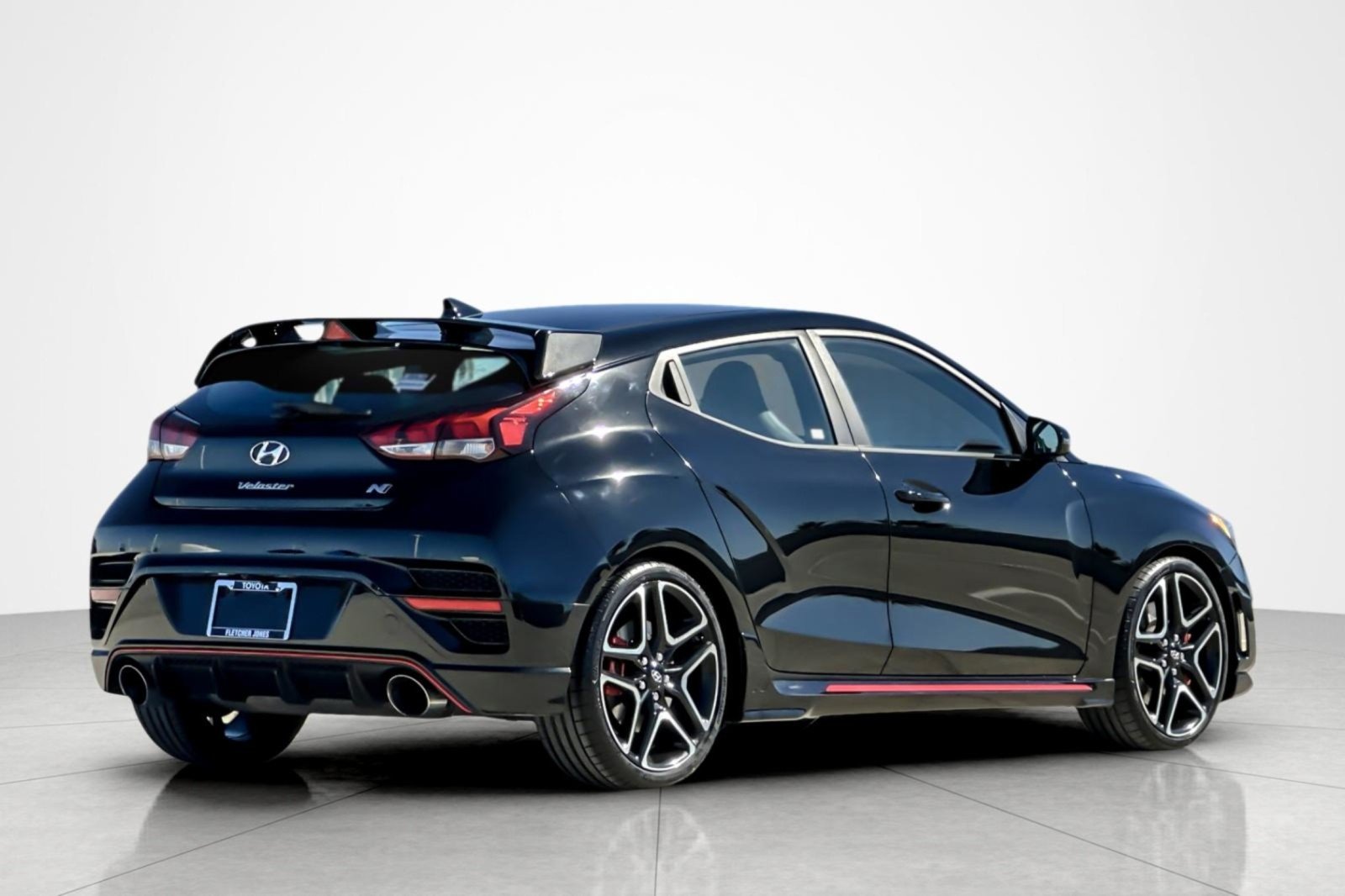 Used 2022 BLACK Hyundai  image 5