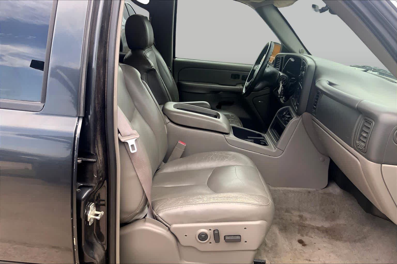 Used 2005 Dark Gray Metallic Chevrolet LT image 8