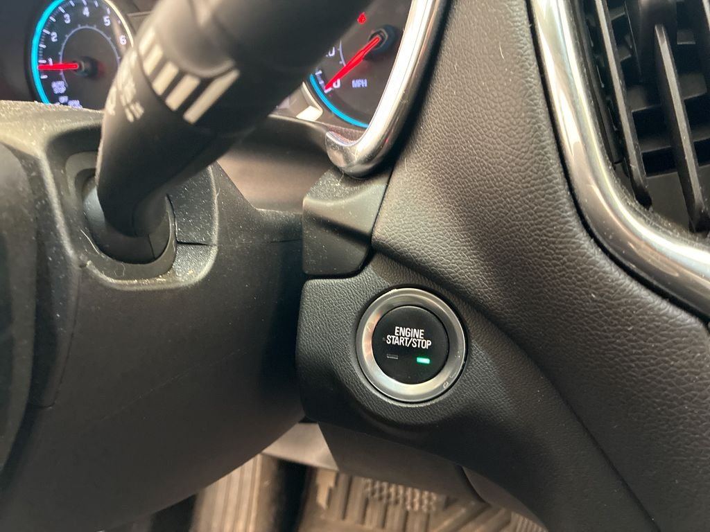 Used 2020 White Chevrolet LT image 21