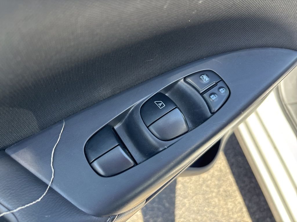Used 2017 Silver Nissan SV image 15