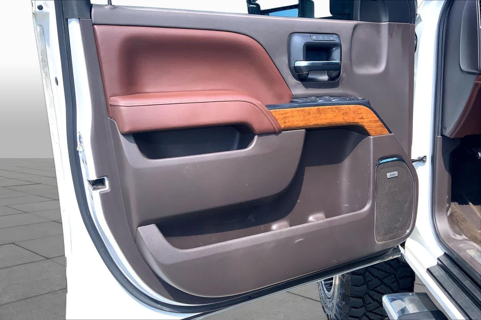 Used 2016 Summit White Chevrolet High Country image 19