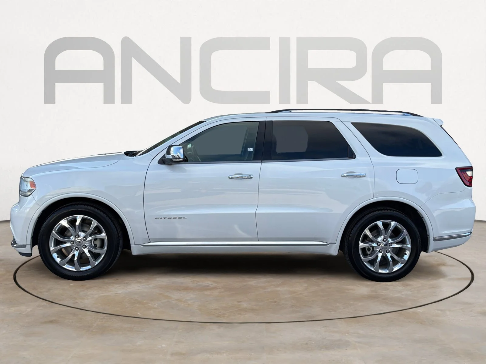 Used 2016 Ivory 3-Coat Dodge Citadel image 8