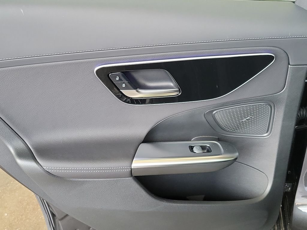 New 2026 Graphite Grey Metallic Mercedes-Benz C 300 image 9