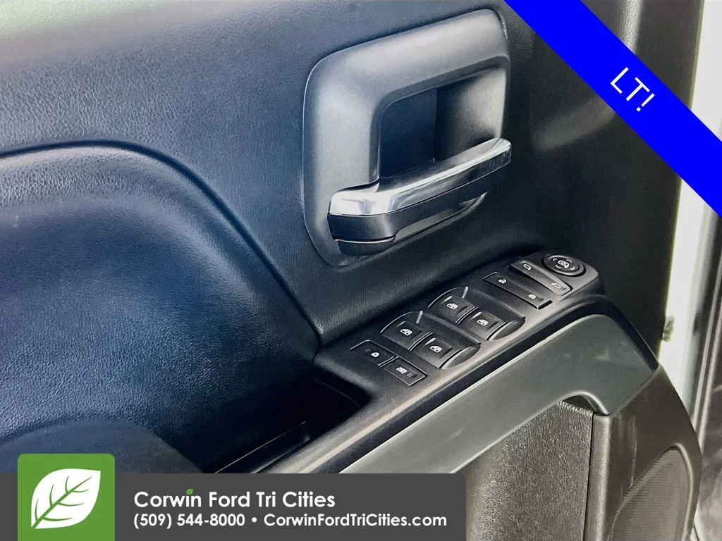 Used 2016 White Chevrolet LT image 12