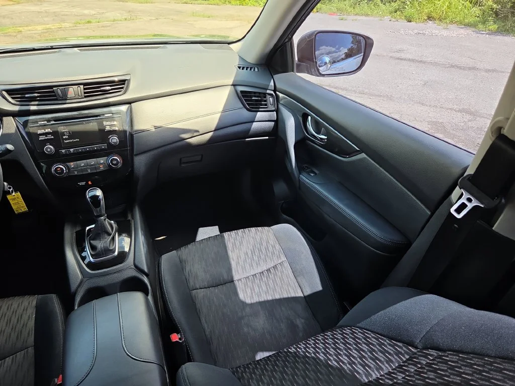 Used 2017 Gray Nissan S image 12
