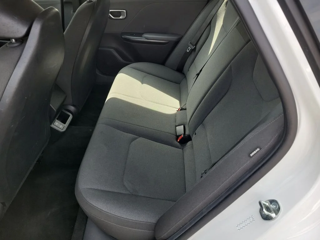2025 Kia K4 LXS - Photo 14