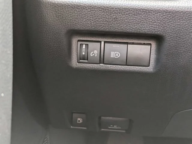 Used 2025 Gray Toyota Hybrid XLE image 24