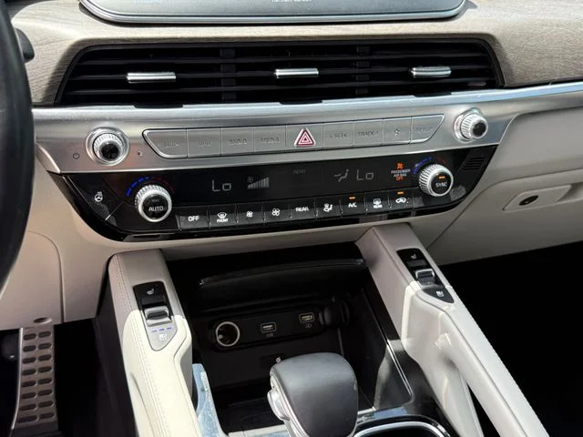 Used 2021 White Kia SX image 17