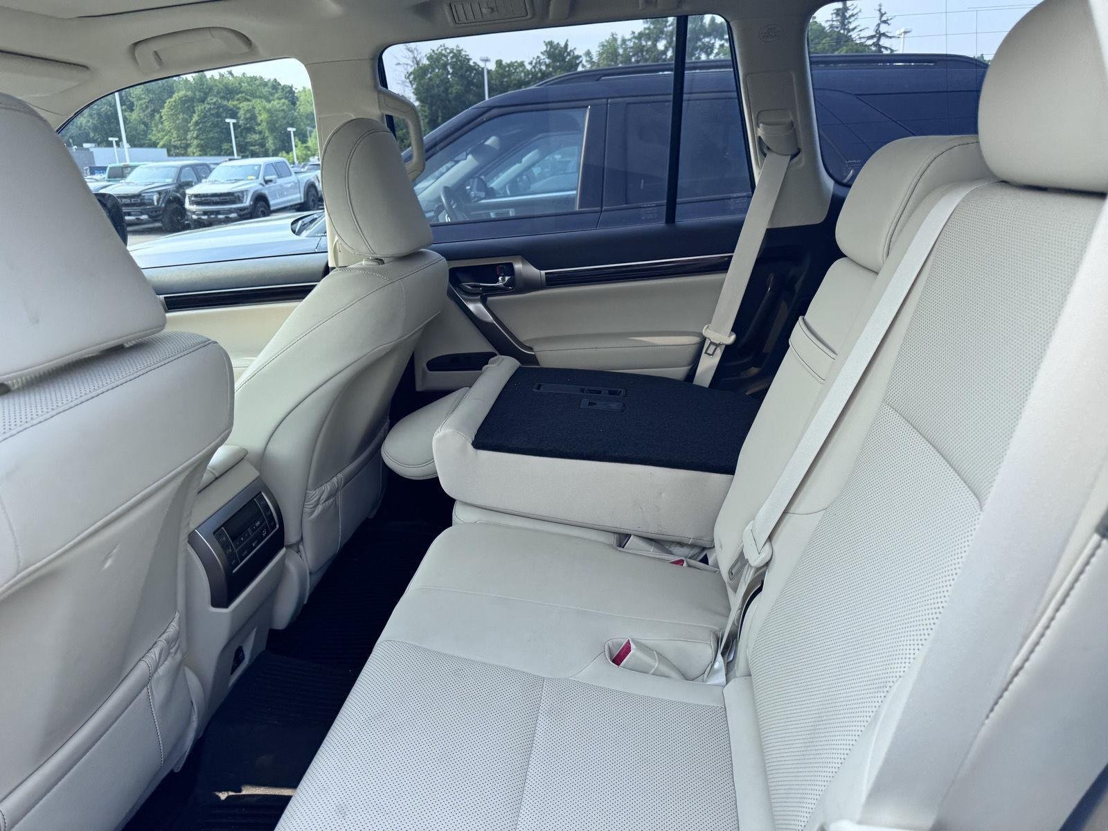 Used 2020 Starfire Pearl Lexus GX 460 Premium image 9