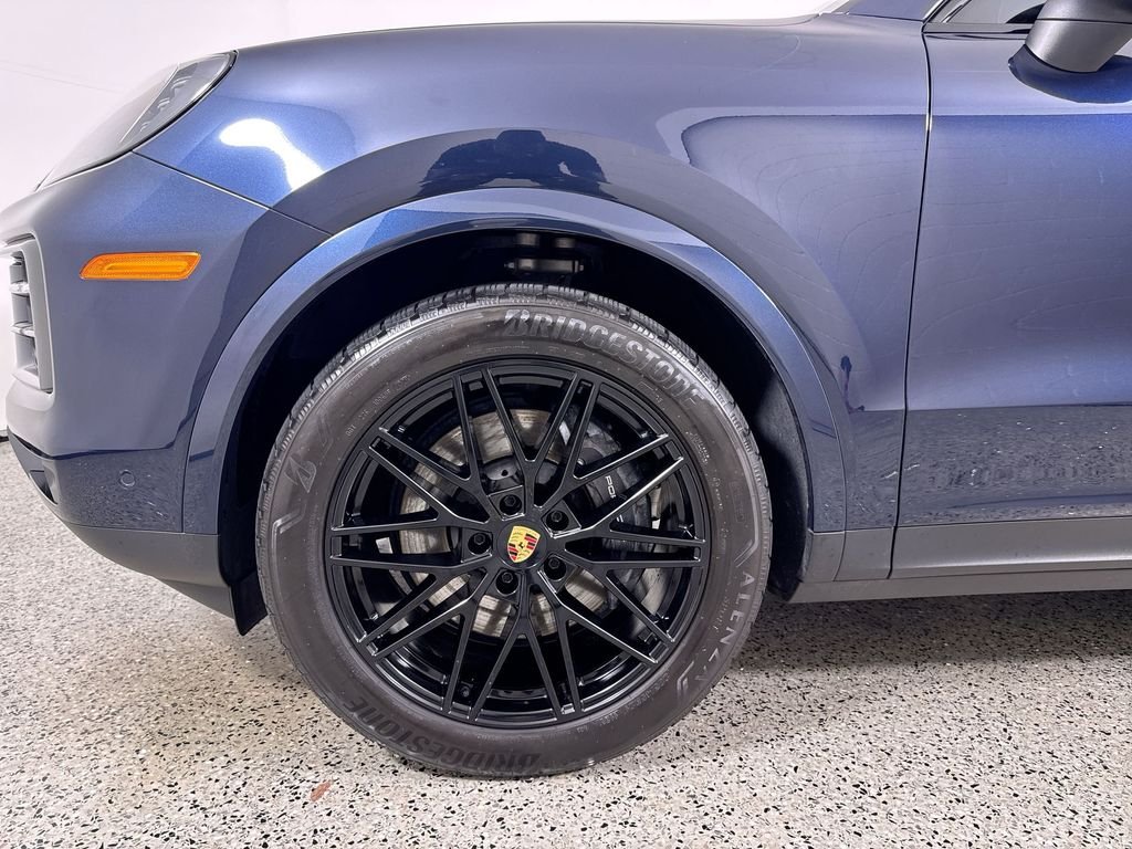 Used 2024 Blue Porsche Base image 10