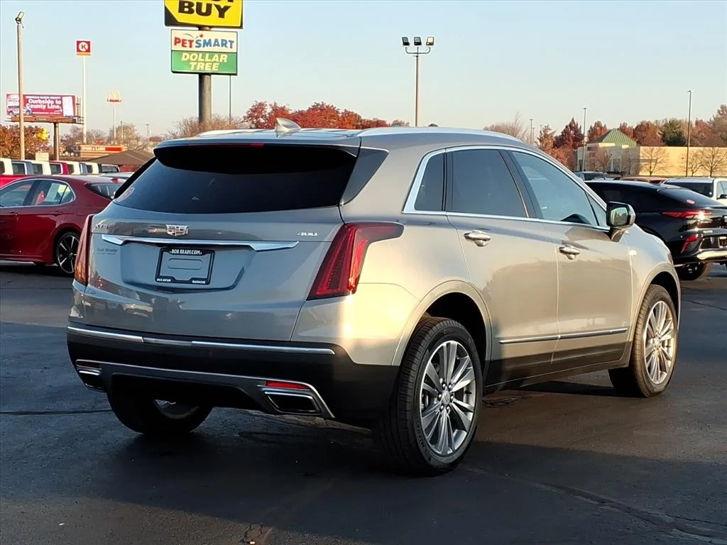 Used 2025 Silver Cadillac Premium Luxury image 13