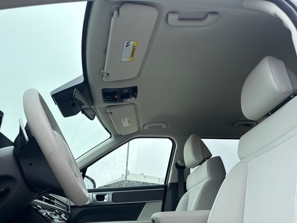 New 2027 Silver Hyundai SE image 21