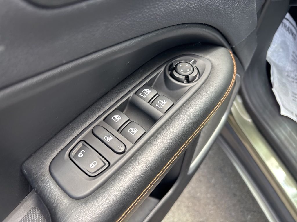 Used 2017 Green Jeep Limited image 16