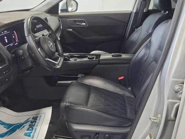 Used 2023 Brilliant Silver Metallic Nissan Platinum image 10