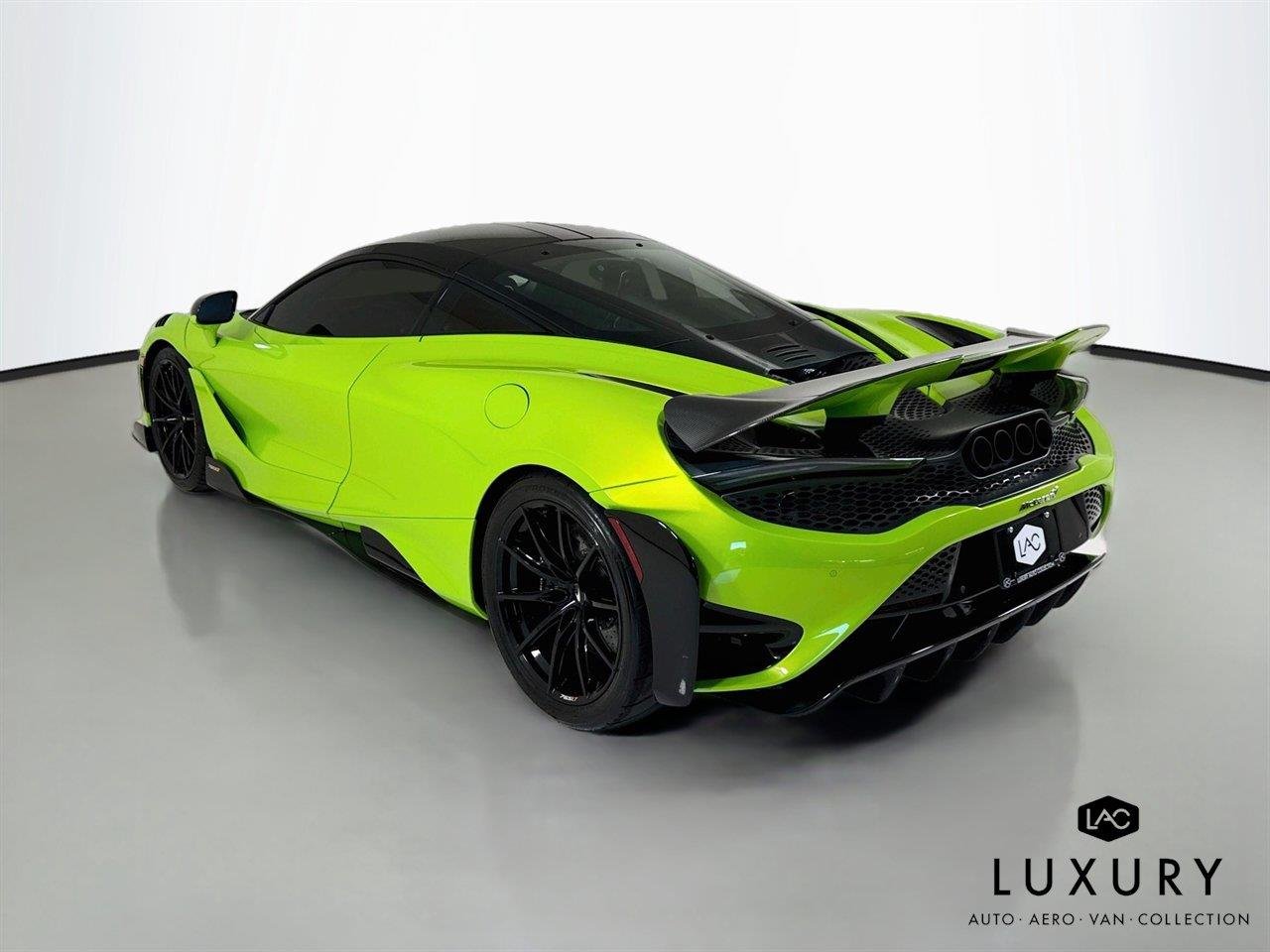 Used 2021 Lime Green McLaren Coupe image 8