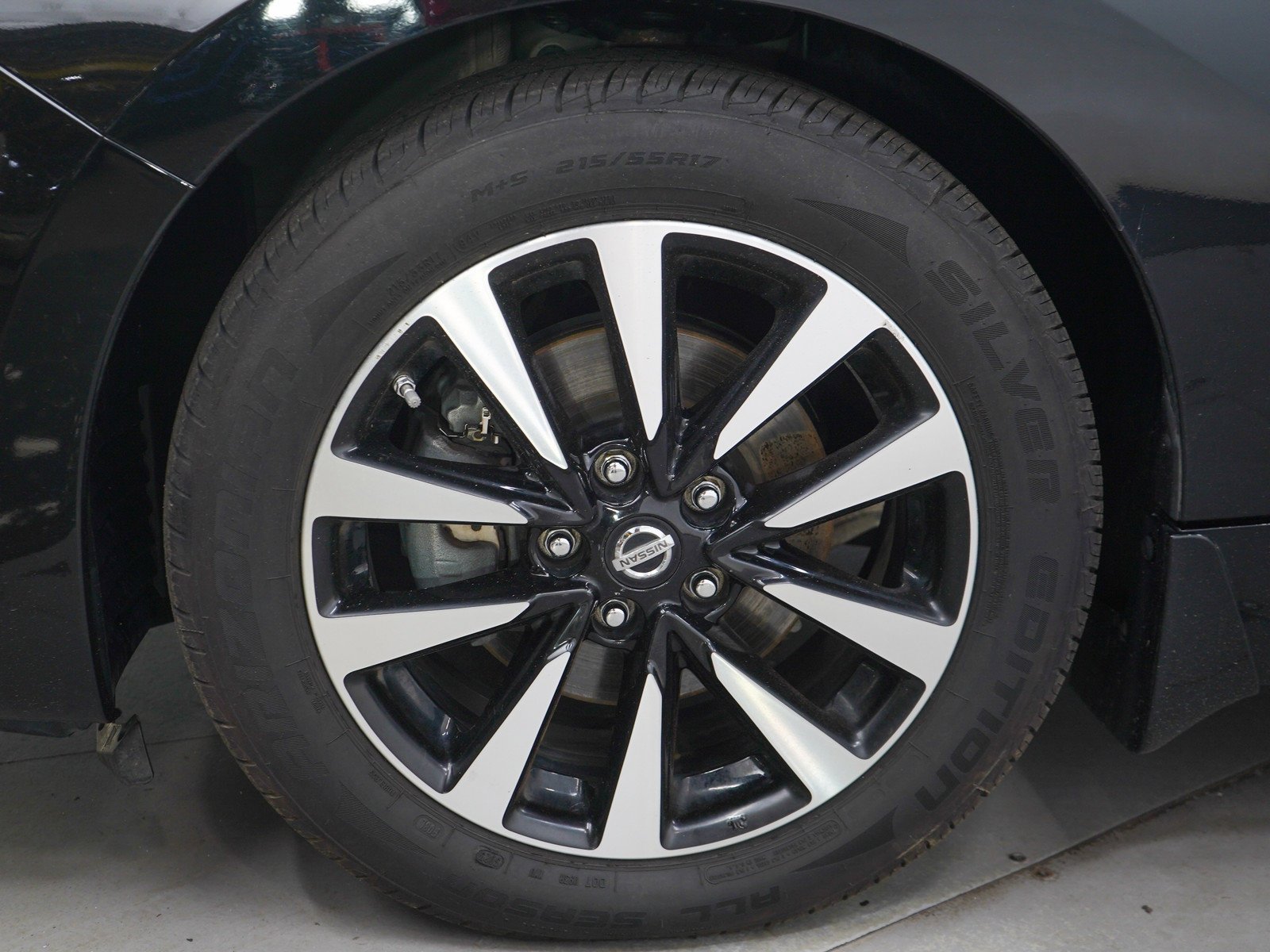 Used 2018 Super Black Clearcoat Nissan 2.5 SL Sedan image 27