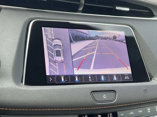 Used 2019 CRYSTAL WHITE TRICOAT Cadillac AWD Sport image 22