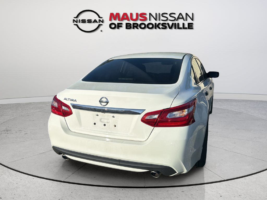 Used 2017 White Nissan 2.5 S image 9