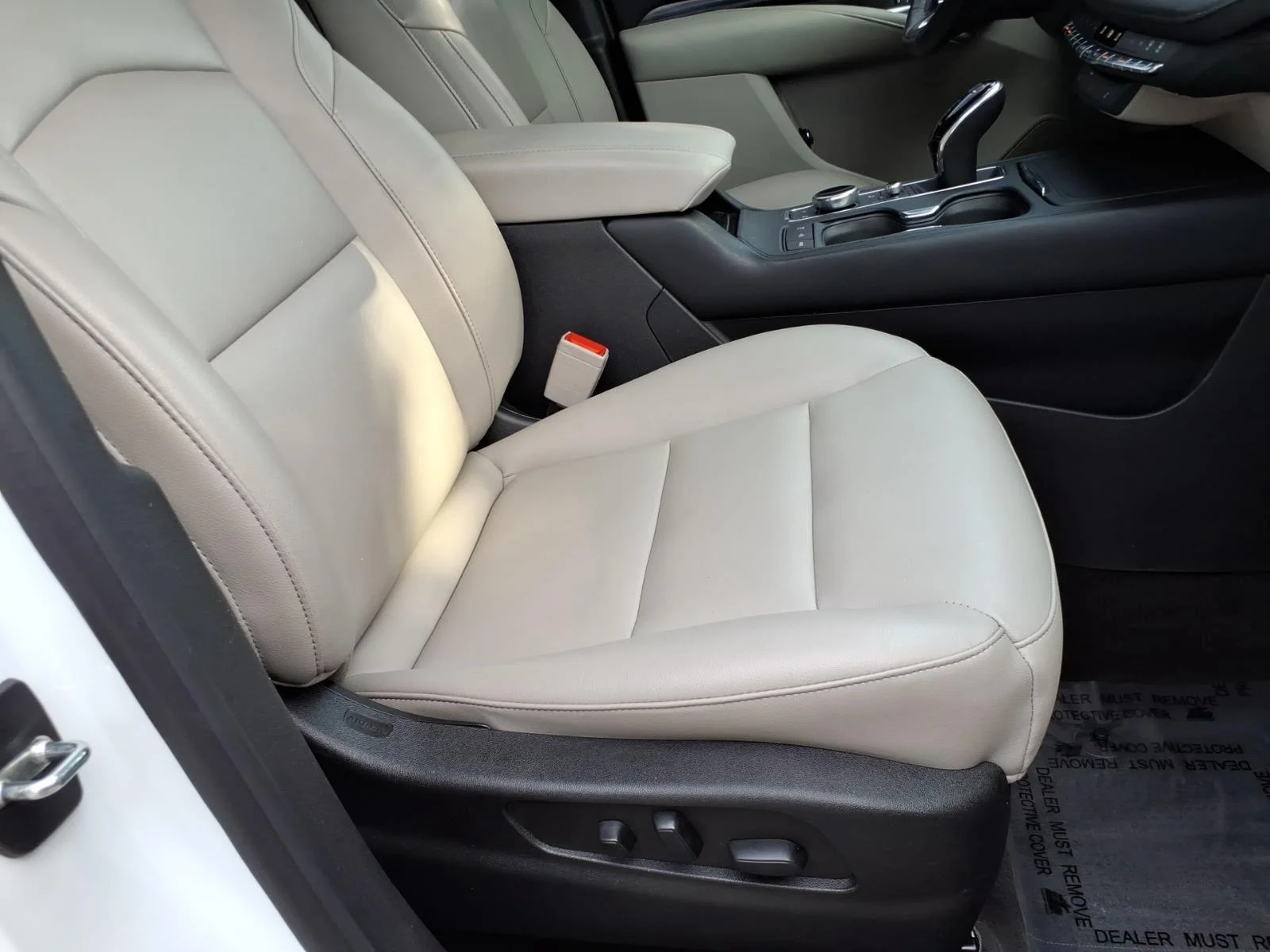 Used 2023 Crystal White Tricoat Cadillac AWD Luxury image 22