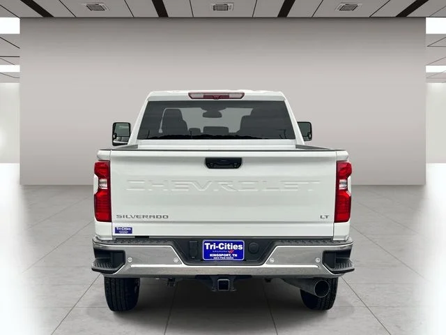 Used 2025 White Chevrolet LT image 4