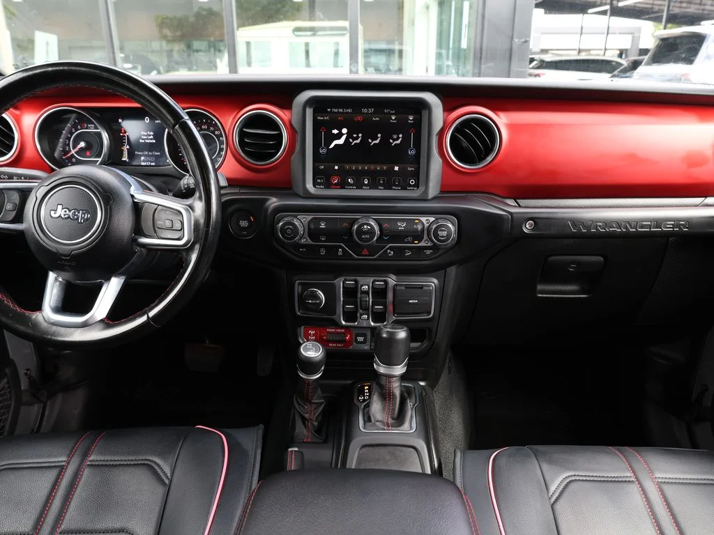 Used 2020 Silver Jeep Unlimited Rubicon image 22
