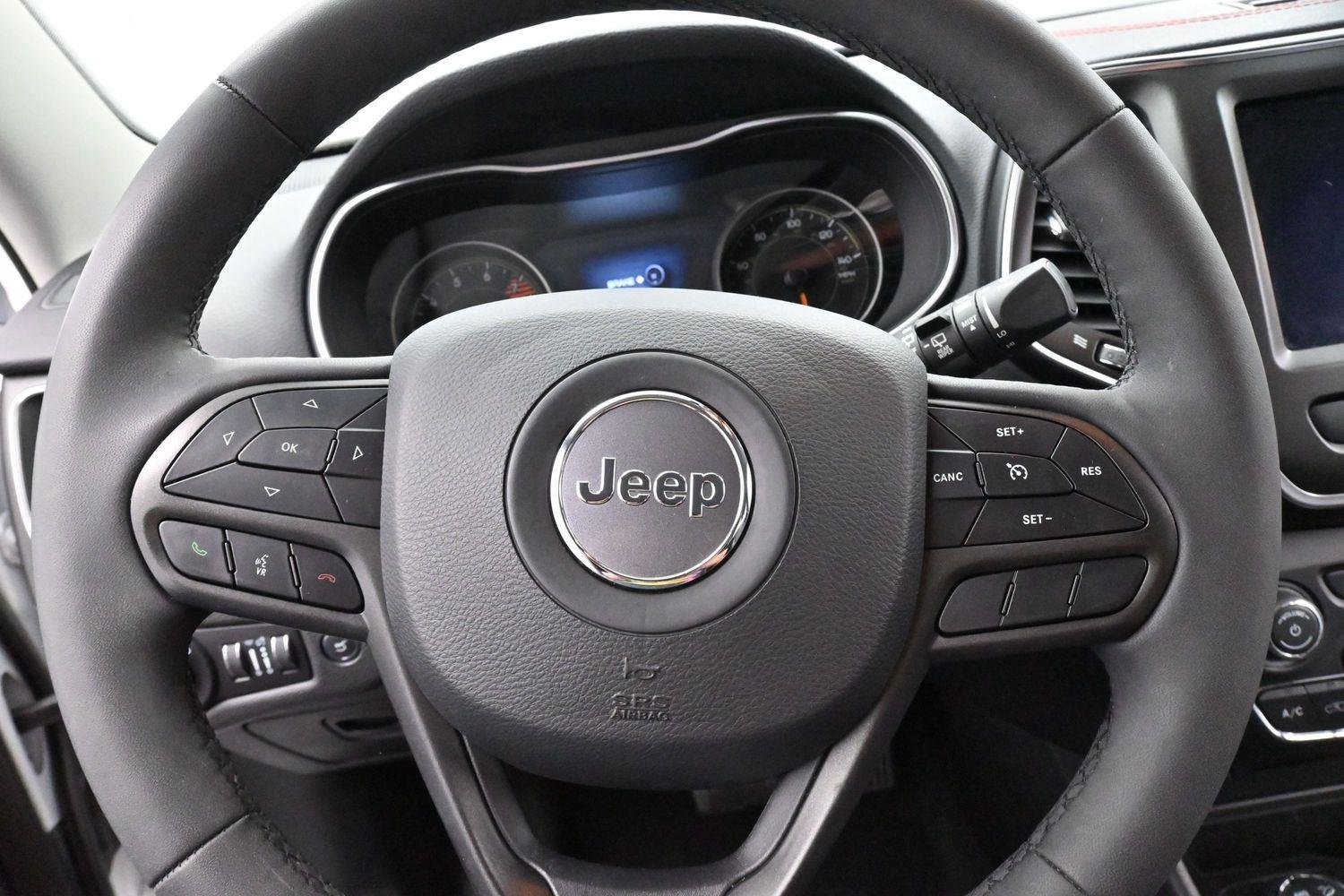 Used 2022 Bright White Clearcoat Jeep Trailhawk image 18