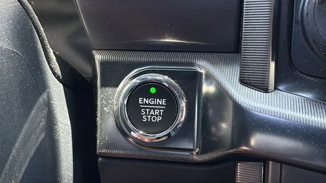 Used 2021 White Ford Platinum image 26