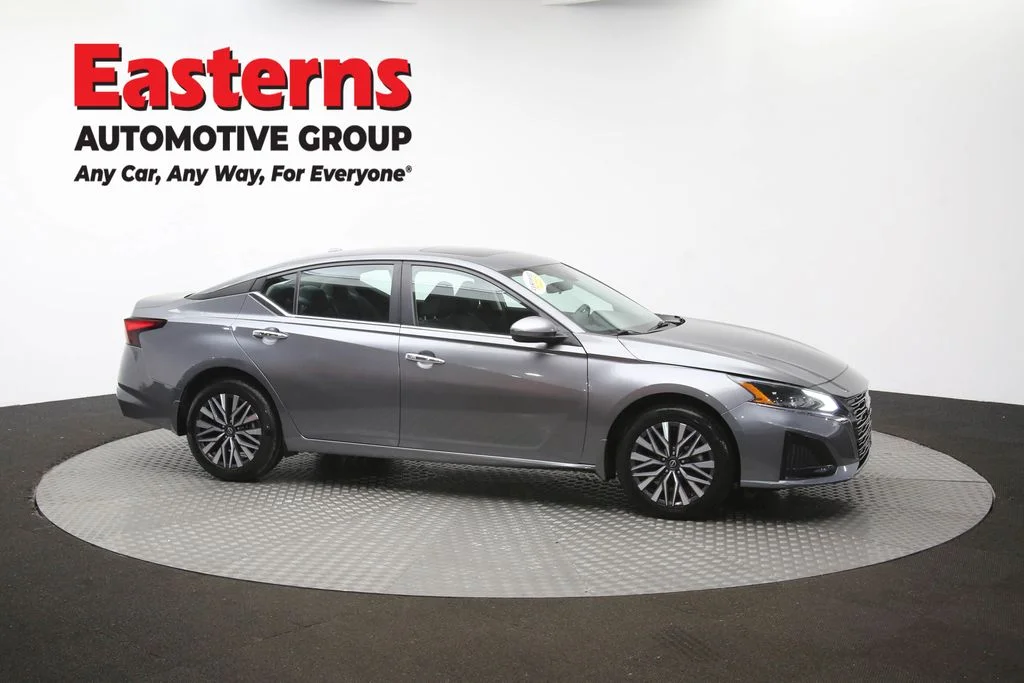 Used 2023 Gray Nissan 2.5 SV image 47