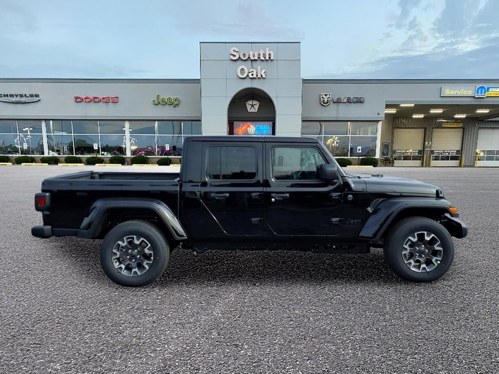 New 2026 Black Clear-Coat Exterior Paint Jeep Sahara image 2