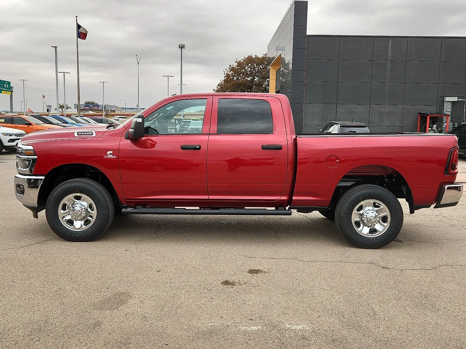 New 2026 Molten Red Pearl-Coat  Paint Ram TRADESMAN CREW CAB 4X4 6