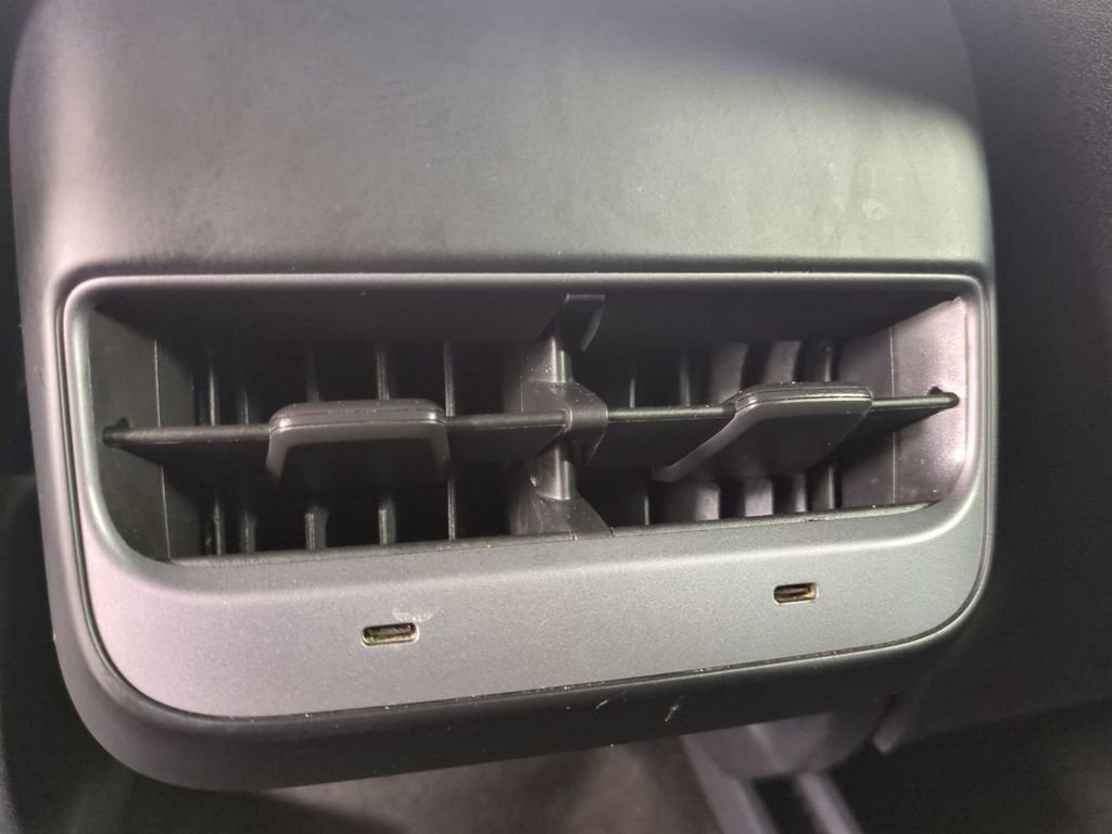 2023 Tesla Model Y Long Range - Photo 17