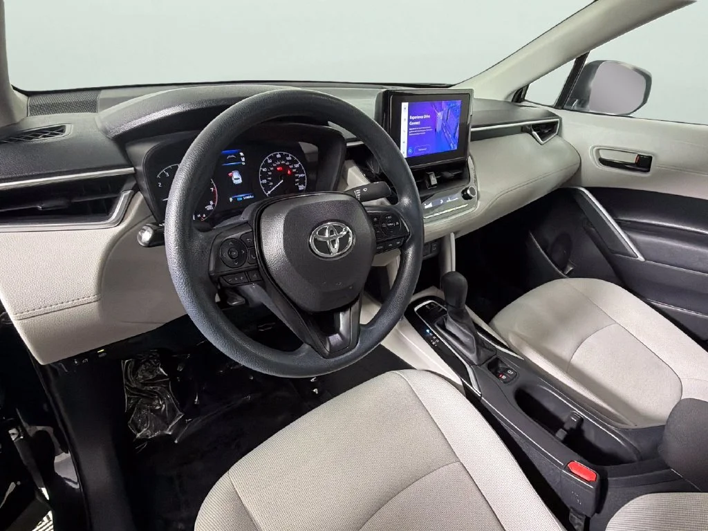 2023 Toyota Corolla Cross L - Photo 18