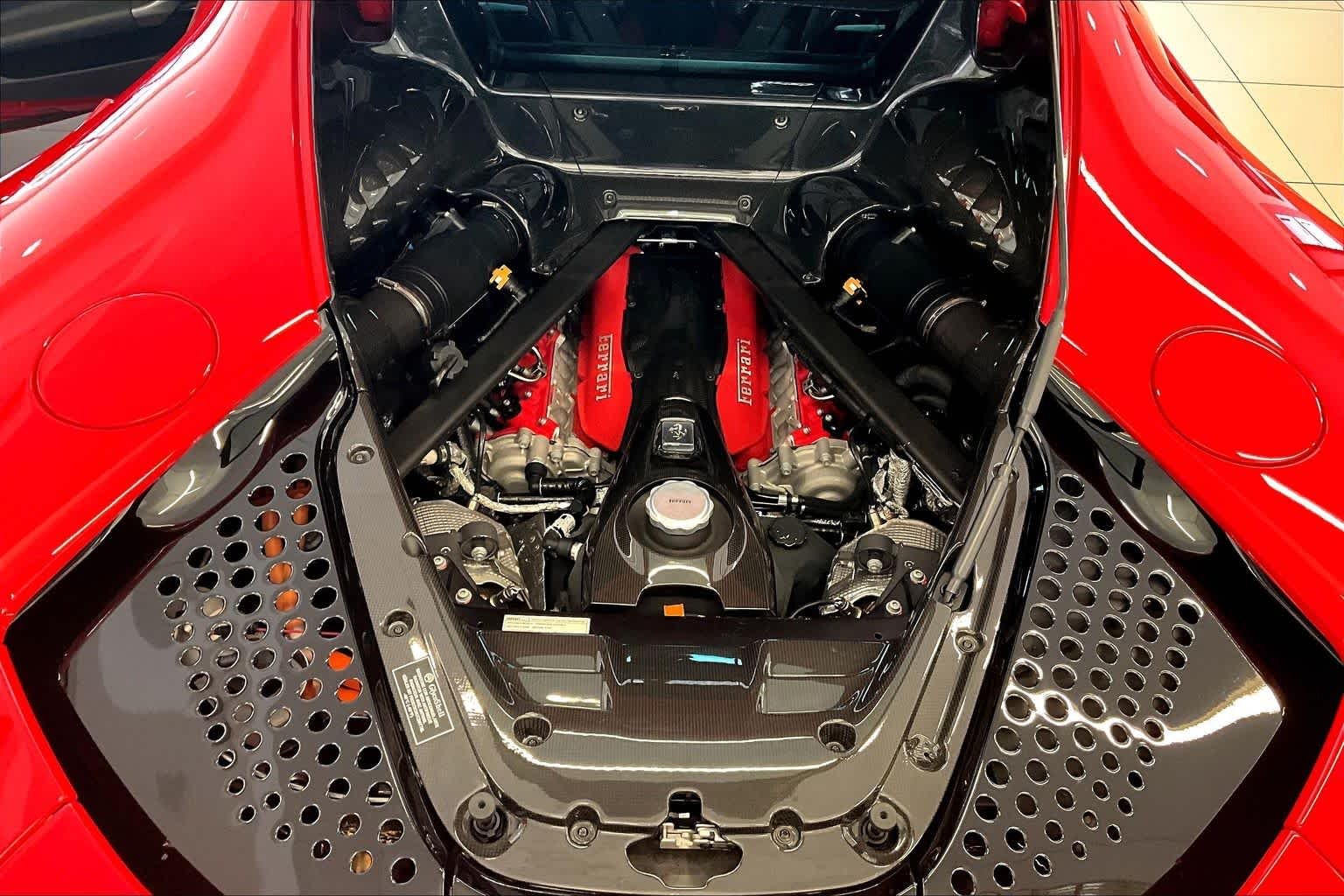 Used 2021  Ferrari  image 31
