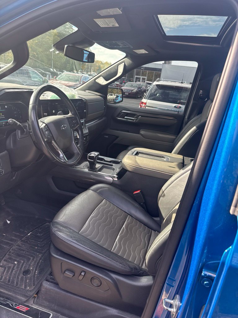 Used 2022  Chevrolet ZR2 image 11