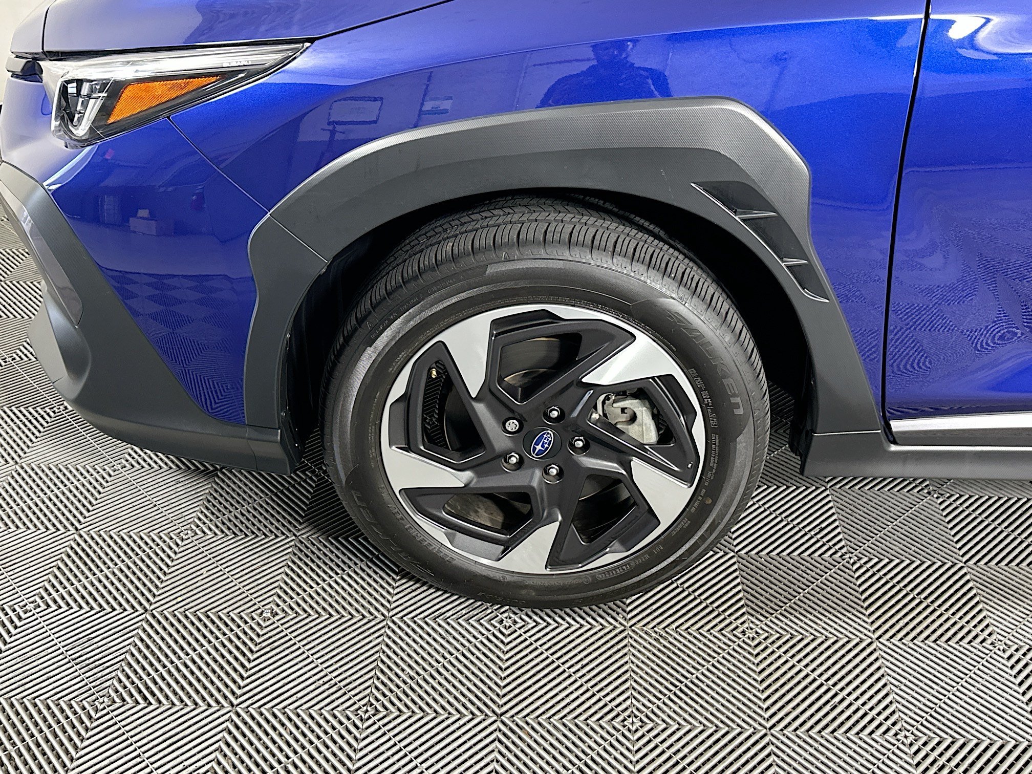 Used 2025 Sapphire Blue Pearl Subaru Limited image 11