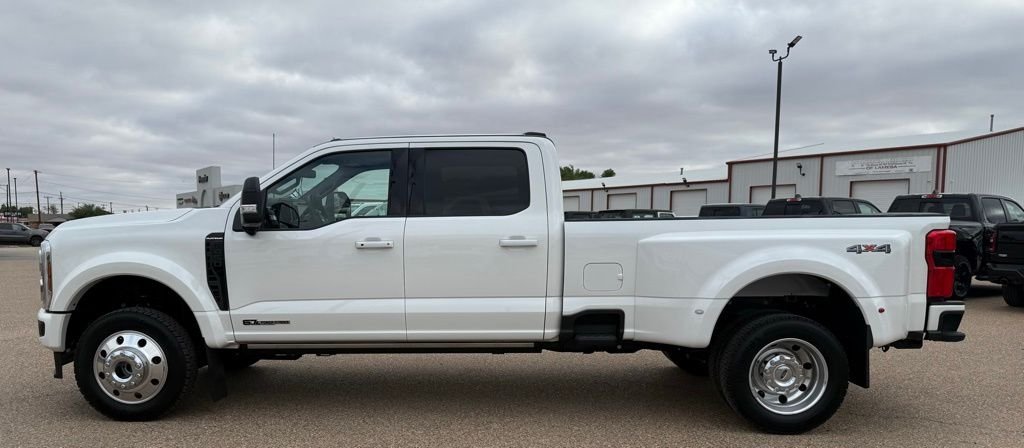 Used 2026 Star White Ford Platinum image 9
