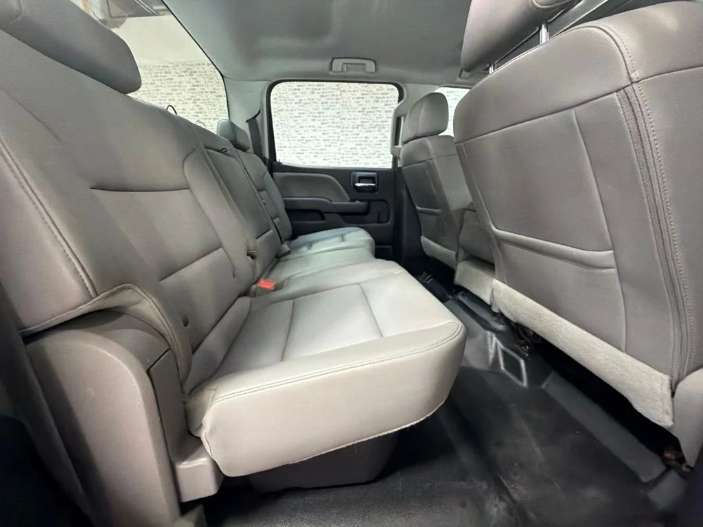 Used 2018 Summit White GMC Base image 12